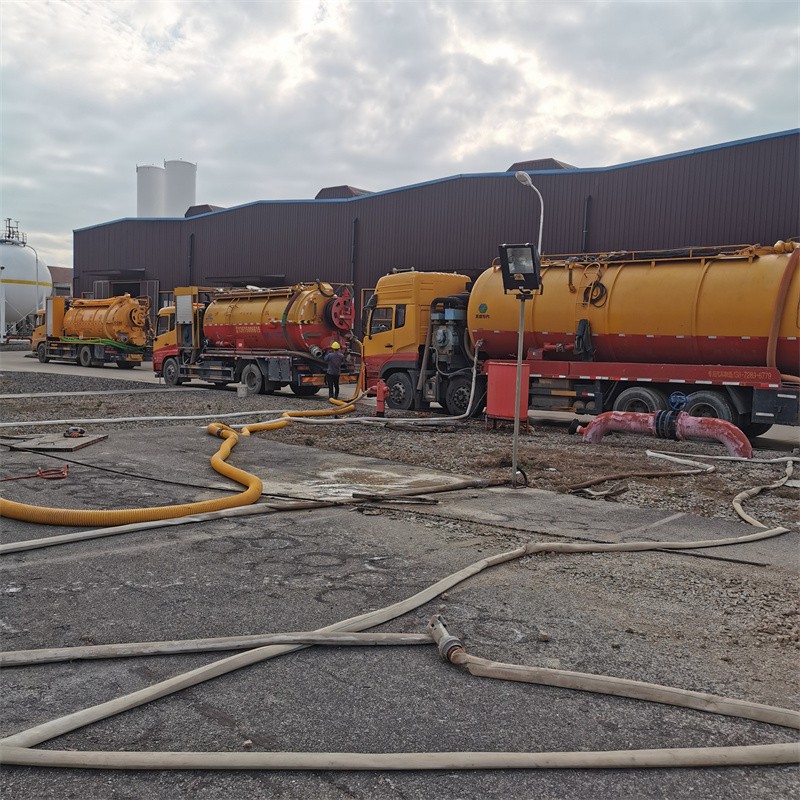 凤凰镇污水池清理