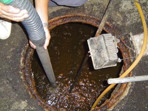 凤凰镇隔油池清理