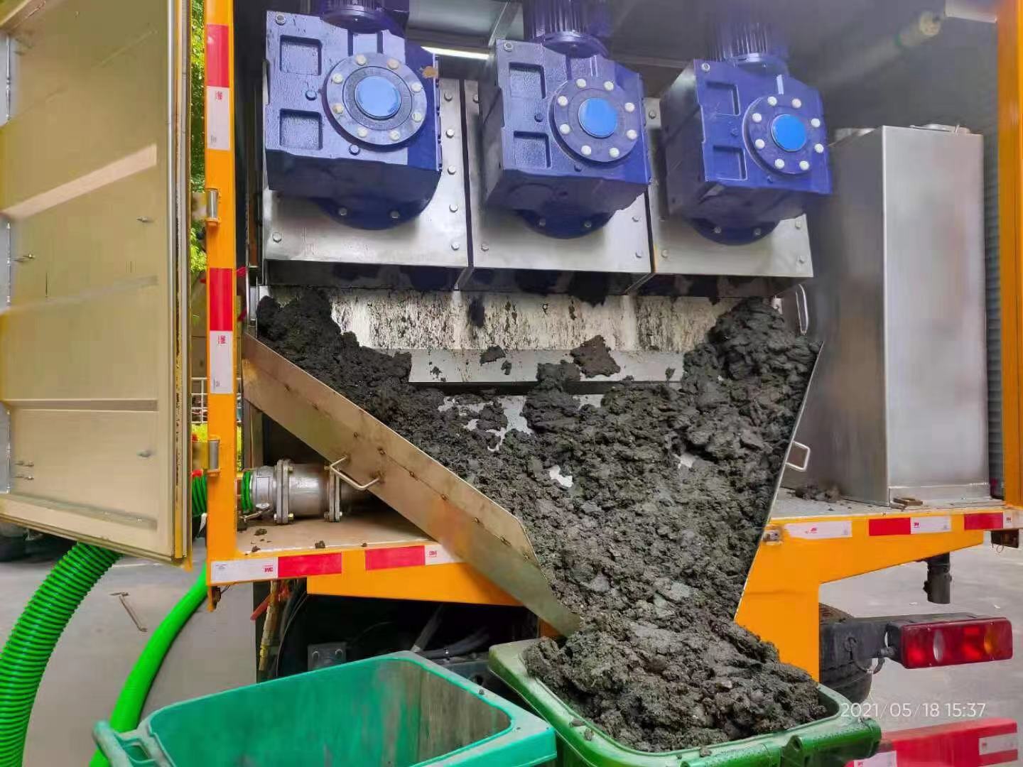 凤凰镇化粪池清掏城市维护站-泥浆净化干湿分离处理